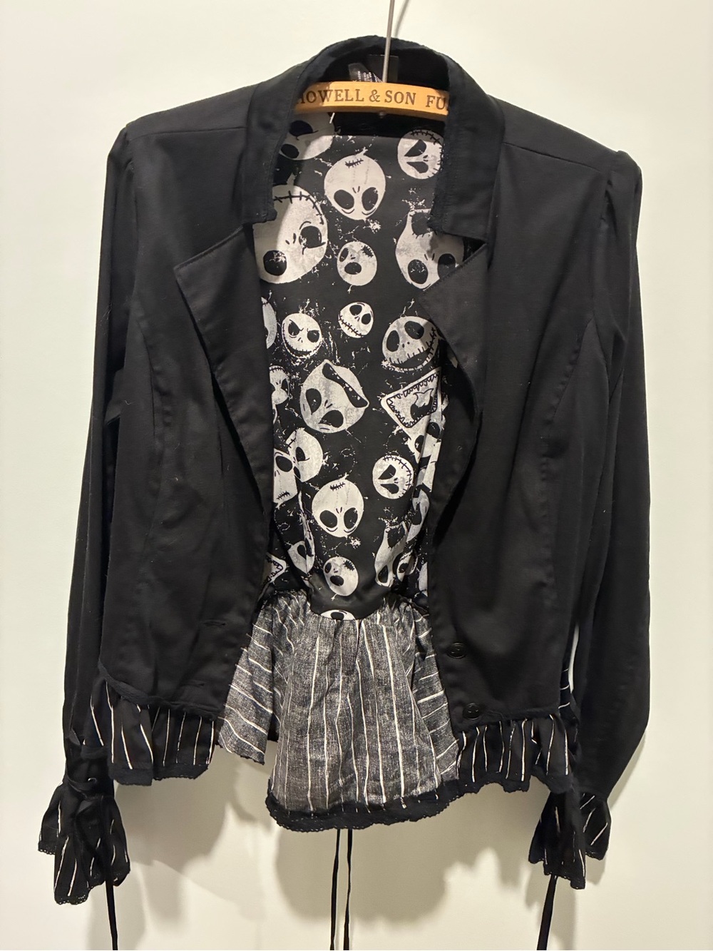 The Nightmare Before Christmas Black Blazer with Jack Skellington Lining Size XL